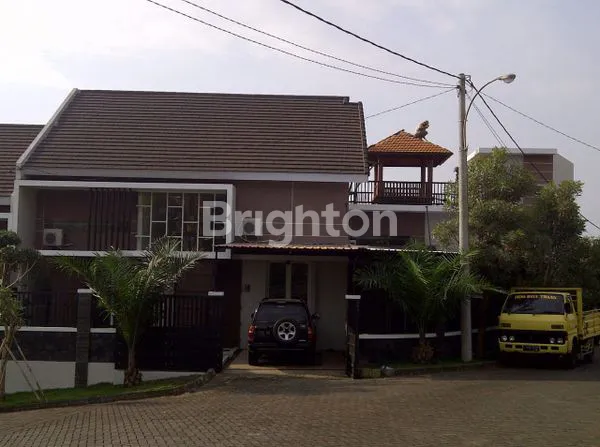 image RUMAH MEWAH SIAP HUNI DI CEMOROKANDANG, MALANG (1)