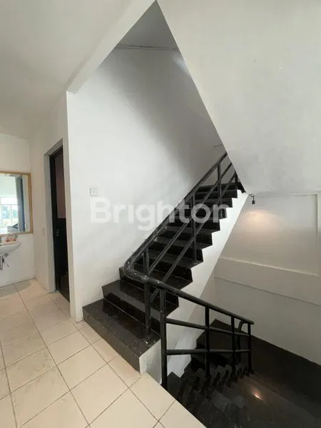 image RUKO STRATEGIS SELANGKAH MENUJU SUDIRMAN LOKASI SENAYAN JAKARTA SELATAN (7)