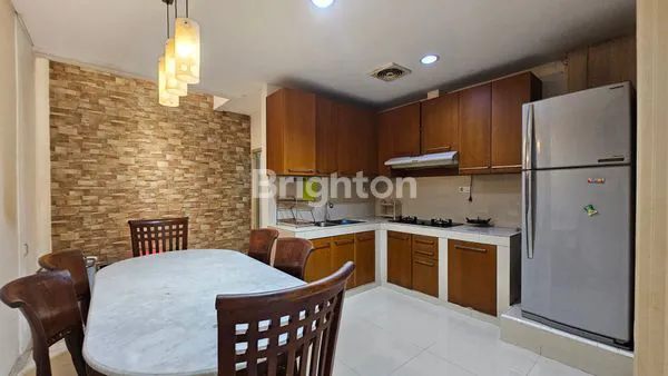 image DISEWAKAN RUMAH 2,5LANTAI 3KAMAR FURNISH DI KELAPA GADING, JAKARTA UTARA  (3)