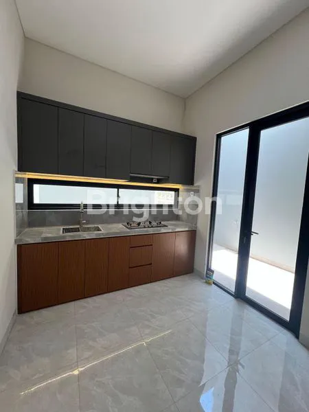 image RUMAH TOMANG BARU STRATEGIS JAKARTA BARAT (8)