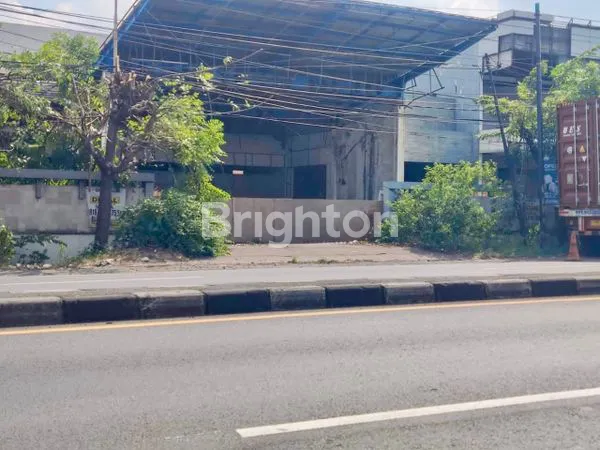 Gambar Property GUDANG LUAS STRATEGIS DI JALAN RAYA TROSOBO SIDOARJO, BANGUNAN 2 LANTAI TERAWAT