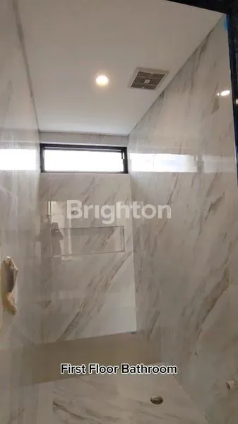 image RUMAH BARU 2 LANTAI MEWAH DI MANYAR KERTOARJO, SURABAYA (3)