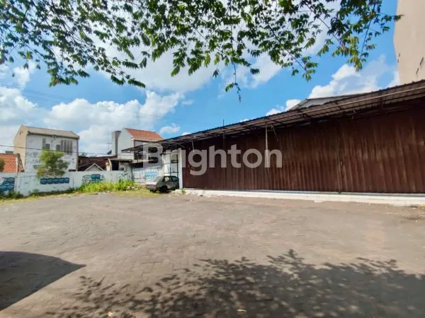 image TANAH KOMERSIAL STRATEGIS DI JALAN RAYA TROSOBO SIDOARJO, BONUS BANGUNAN! (1)