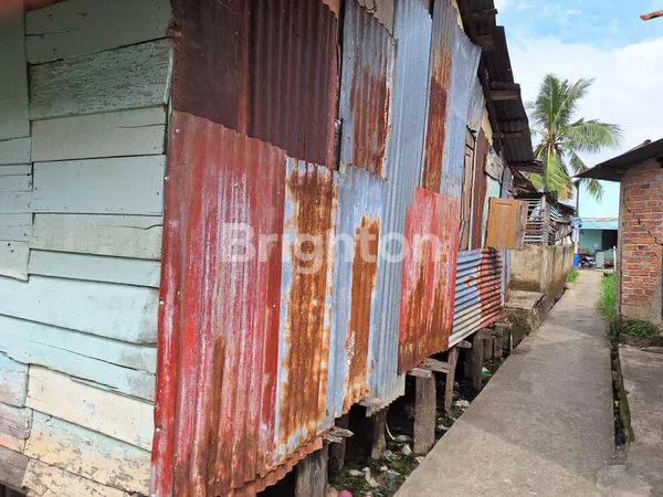 image 1 RUMAH KAYU + 2 BEDENG BETON DIJUAL ILIR TIMUR II PALEMBANG SUMSEL INDONESIA  (3)