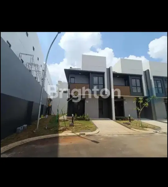 image RUMAH SIAP SERAH TERIMA KLUSTER SUMMARECON CROWN GADING (1)