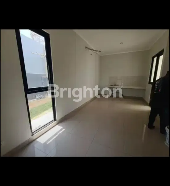 image RUMAH SIAP SERAH TERIMA KLUSTER SUMMARECON CROWN GADING (3)