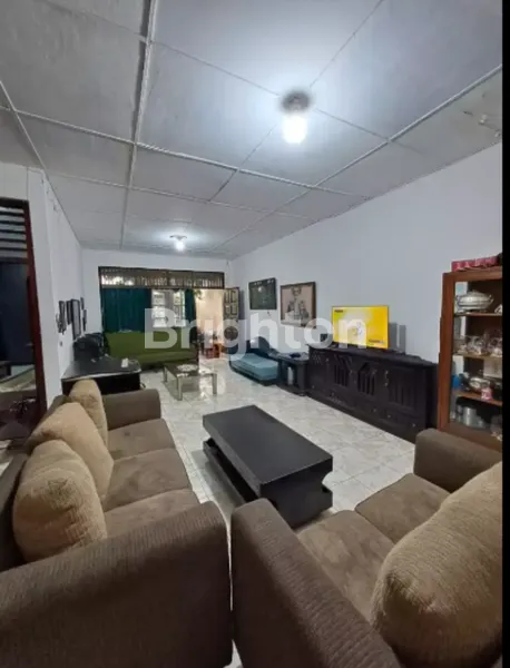 image RUMAH LAYAK HUNI BISA DIKEMBANGKAN JADI RUMAH KOS DEKAT PASAR FARMASI PRAMUKA DAN RSUD MATRAMAN EKONOMIS JUAL SEGERA (4)