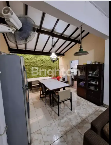 image RUMAH LAYAK HUNI BISA DIKEMBANGKAN JADI RUMAH KOS DEKAT PASAR FARMASI PRAMUKA DAN RSUD MATRAMAN EKONOMIS JUAL SEGERA (5)