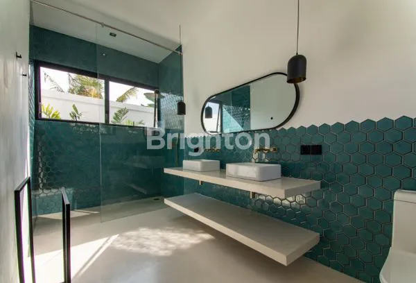 image VILLA TROPICAL 3 BEDROOM WITH LARGE GARDEN IN PADONAN BADUNG BALI (8)