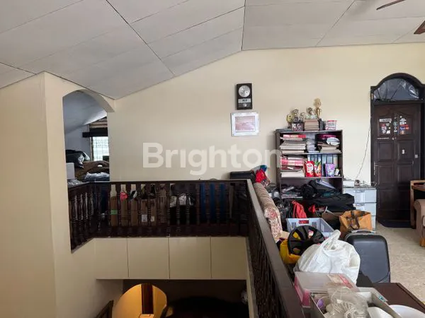 image DIJUAL RUMAH HOEK 2 LANTAI DI PULO ASEM RAWAMANGUN JAKARTA TIMUR. DEKAT DENGAN 2 TOSERBA. TERLETAK DI PINGGIR JALAN RAYA. (7)