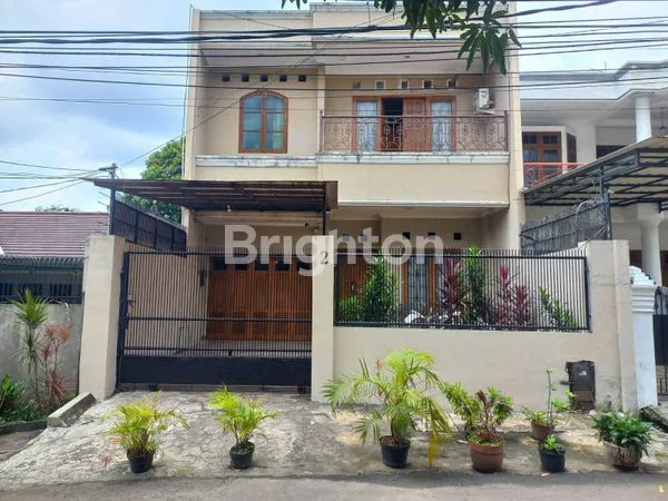image RUMAH DIJUAL DEKAT KEBON JERUK (1)