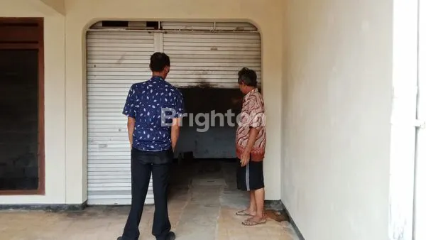 image RUMAH BESAR DAN HALAMAN LUAS (4)