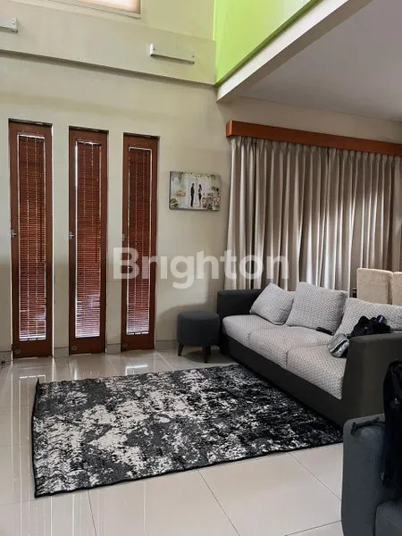 image RUMAH DENGAN DESAIN MODERN DI TAMAN MUTIARA CINERE (6)