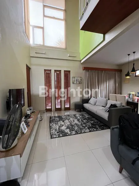 image RUMAH DENGAN DESAIN MODERN DI TAMAN MUTIARA CINERE (8)