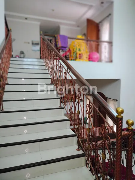 image RUMAH DI JALAN SINAR ASIH 1 JATIASIH, SHM, BISA NEGO, SIAP HUNI, LT: 1221M2, 3 RUMAH: RUMAH BESAR LT:380M2, RUMAH LT:80M2, KONTRAKAN 4 PINTU, JATIASIH, KOTA BEKASI (7)