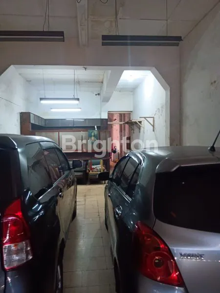 image RUMAH TERAWAT SIAP HUNI. NYAMAN ASRI SUPER MURAH DI JL. WASPADA, BONGKARAN PABEAN CANTIKAN, SURABAYA UTARA JAWA TIMUR. DEKAT TUGU PAHLAWAN, STASIUN GUBENG, PASAR ATOM, PUSAT KOTA SURABAYA, TUNJUNGAN PLAZA. STRATEGIS AREA (2)