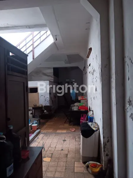image RUMAH TERAWAT SIAP HUNI. NYAMAN ASRI SUPER MURAH DI JL. WASPADA, BONGKARAN PABEAN CANTIKAN, SURABAYA UTARA JAWA TIMUR. DEKAT TUGU PAHLAWAN, STASIUN GUBENG, PASAR ATOM, PUSAT KOTA SURABAYA, TUNJUNGAN PLAZA. STRATEGIS AREA (6)