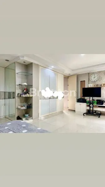 image RUMAH MEWAH 2½ LANTAI PIK 1 - HOEK JAKARTA UTARA (6)