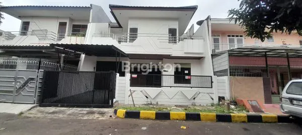 image RUMAH SERAPIH INDAH TERAWAT DIKAWASAN PREMIUM INTERCON HANYA SENILAI....NYAMAN UNTUK KELUARGA-JAKARTA BARAT (1)