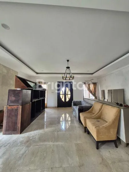 image RUMAH DESAIN EROPA, CIPUTAT, LT 348M², LINGKUNGAN NYAMAN (5)