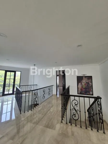 image RUMAH DESAIN EROPA, CIPUTAT, LT 348M², LINGKUNGAN NYAMAN (3)