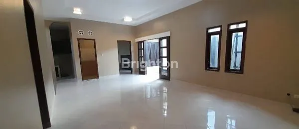 image RUMAH FURNISHED DI PERUMAHAN CLUSTER GENTAN (5)