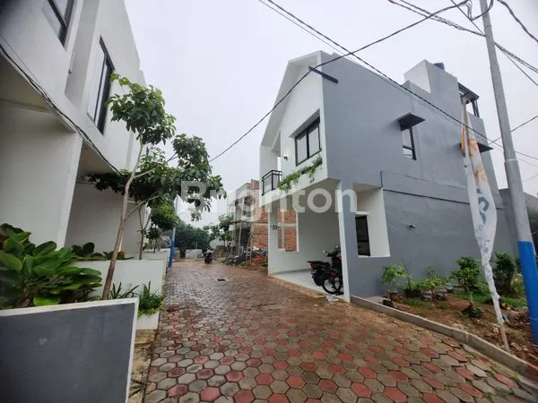 image RUMAH MINIMALIS 2 LANTAI  3KT DALAM CLUSTER DEKAT LRT CIRACAS (2)