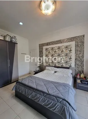 image RUMAH MEWAH DENGAN TAMAN YANG INDAH SERTA AKSES YANG MUDAH DEKAT DARI PINTU TOLL & STASIUN KERETA  DI BSD TANGERANG SELATAN (5)