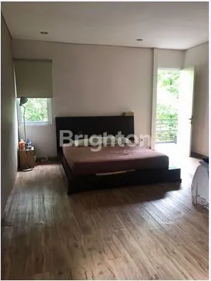 image RUMAH MEWAH FULL FURNISHED  XEKAT PINTU TOL & STASIUN KERETA DIJUAL.CEPAT AREA STRATEGIS BSD CITY  TANGERANG SELATAN LOKASI	 	: PAVILION RESIDENCE BSD CITY  TANGERANG SELATAN  (4)