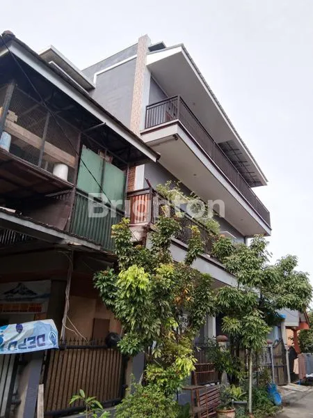 image RUMAH MEGAH DI WISMA HARAPAN GEMBOR PERIUK, KOTA TANGERANG  (1)