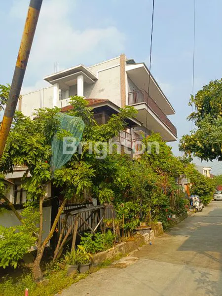 image RUMAH MEGAH DI WISMA HARAPAN GEMBOR PERIUK, KOTA TANGERANG  (2)
