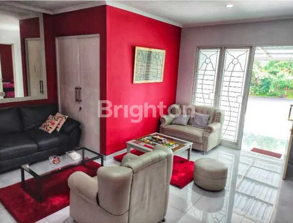 image RUMAH ASRI FULL FURNISHED DEKAT PINTU TOL & STASIUN KRL DIDAERAH STRATEGIS BSD CITY TANGERANG SELATAN (1)