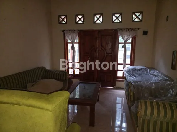 image RUMAH MEWAH 2 LANTAI FULLY-FURNISHED DI WILIS INDAH, KEDIRI KOTA (2)