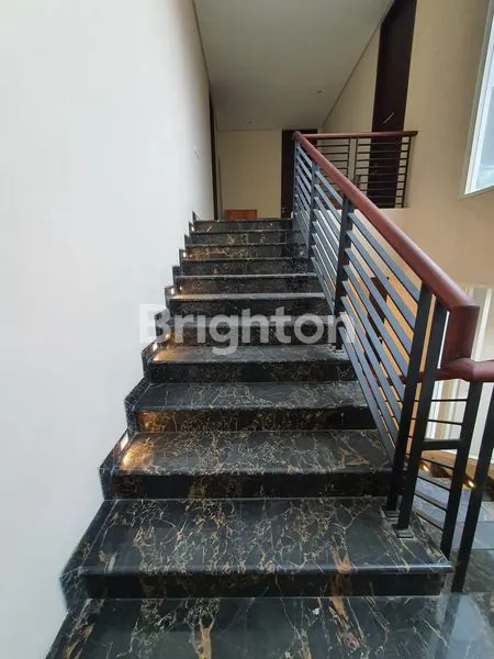 image RUMAH REGENCY 21 NEW MINIMALIS DEKAT ARAYA (5)