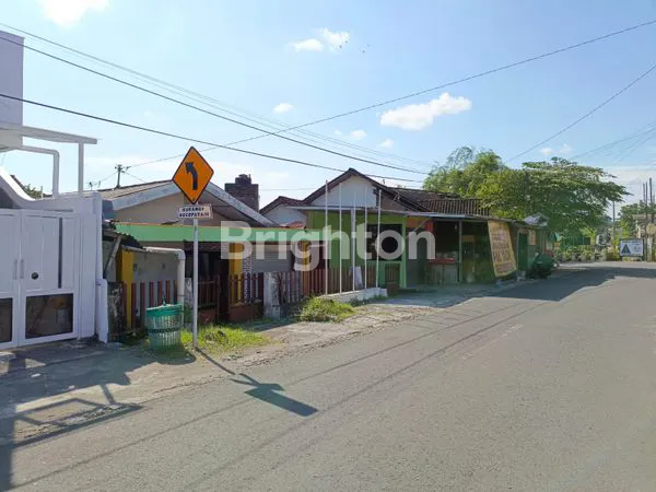 image DIJUAL TANAH BONUS RUMAH INDUK + KOST DI GAMPING – SLEMAN | PINGGIR JALAN, COCOK USAHA! (3)