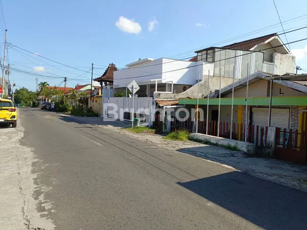 image DIJUAL TANAH BONUS RUMAH INDUK + KOST DI GAMPING – SLEMAN | PINGGIR JALAN, COCOK USAHA! (4)