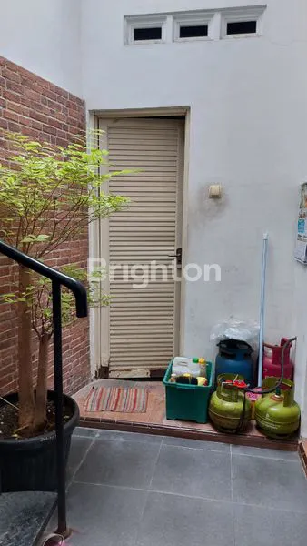 image RUMAH MINIMALIS DI TENGAH KOTA (7)