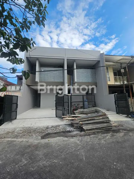 image RUMAH BARU MODERN MINIMALIS SUTOREJO UKURAN 5X15, ROW JALAN 2.5 MOBIL BISA KPR CUMA 1.5M-AN AJA (2)