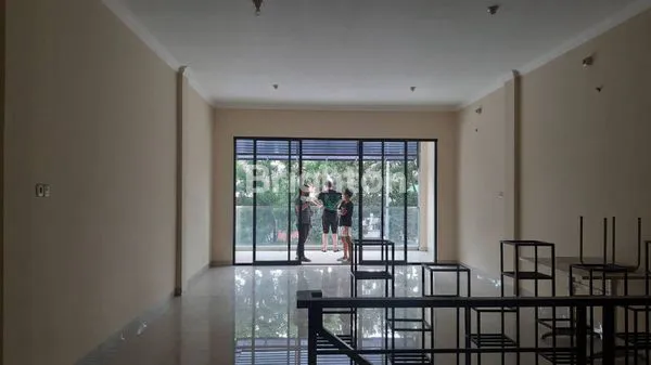 image RUKO BAGUS SUDAH RENOVASI STRATEGIS DI PINGGIR JALAN YANG RAMAI GADING SERPONG TANGERANG (3)