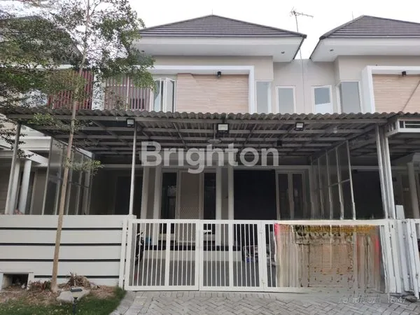 image RUMAH MASIH BARU 2 LANTAI, WISATA SEMANGGI SURABAYA (8)