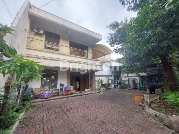 image LANGKA, BISA BUAT USAHA. RUMAH HOOK DI 2 JALAN UTAMA SAWAHAN: JALAN KAWI DAN JALAN MERAPI, SURABAYA (6)