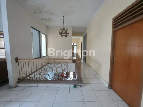 image LANGKA, BISA BUAT USAHA. RUMAH HOOK DI 2 JALAN UTAMA SAWAHAN: JALAN KAWI DAN JALAN MERAPI, SURABAYA (7)