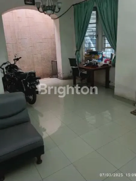image RUMAH 2 LANTAI AREA YANG SANGAT STRATEGIS PUSAT GADING SERPONG TANGERANG (7)
