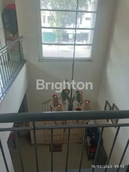 image RUMAH 2 LANTAI AREA YANG SANGAT STRATEGIS PUSAT GADING SERPONG TANGERANG (2)