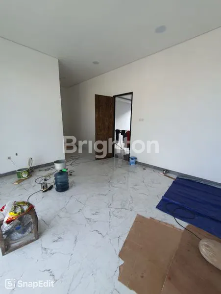 image RUMAH BARU BESAR & MEWAH DI SUTOREJO, SELANGKAH KE RAYA MULYOSARI & SUPERINDO, DEKAT DENGAN ITS & PAKUWON CITY JUGA, MINIMALIS MODERN 14.5X17.5 HADAP TIMUR BISA KPR (3)