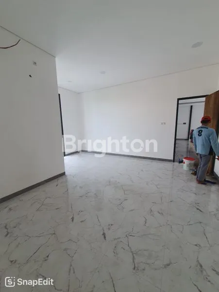 image RUMAH BARU BESAR & MEWAH DI SUTOREJO, SELANGKAH KE RAYA MULYOSARI & SUPERINDO, DEKAT DENGAN ITS & PAKUWON CITY JUGA, MINIMALIS MODERN 14.5X17.5 HADAP TIMUR BISA KPR (2)