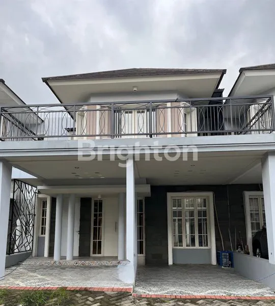 image RUMAH MEWAH 2 LANTAI SIAP HUNI (1)