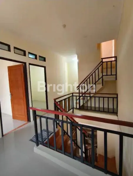 image RUMAH 2LT DEKAT GRAHA RAYA (4)