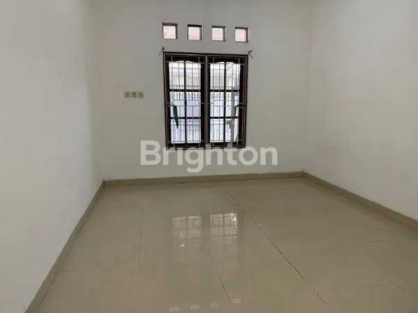 image DI JUAL RUMAH TAMAN KOTA (8)