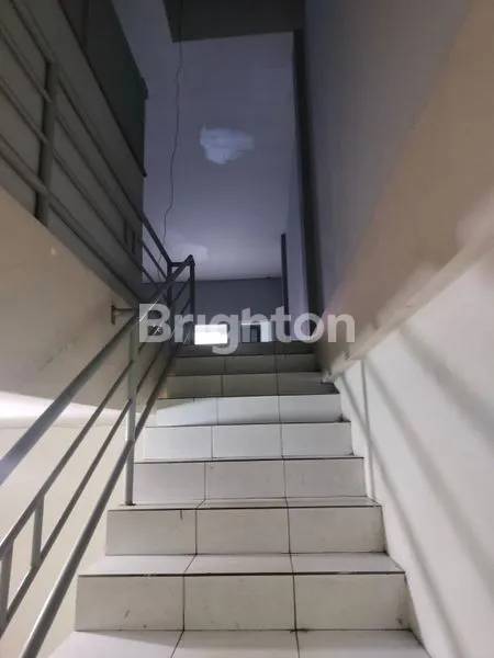 image RUKO KOMERSIL 3 LANTAI SIAP PAKAI DI LOKASI PREMIUM (7)